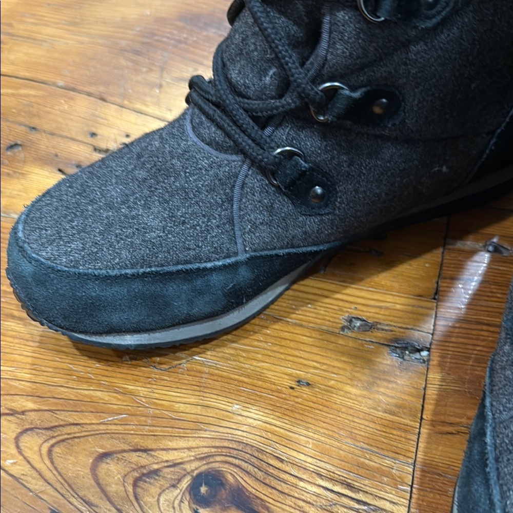 LL Bean Black Lace-Up Winter Boots with Fur Lining size 9 ID 299782 - Picture 9 of 11